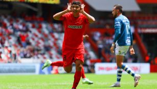 Kevin Castañeda en festejo de gol