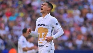 Favio Álvarez en un partido con Pumas