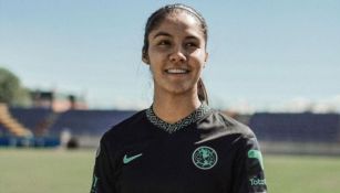 Alison González con el jersey del América