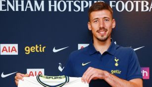 Lenglet en su presentación con Tottenham