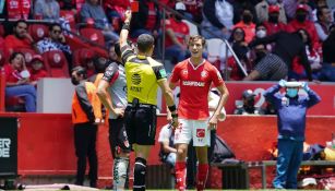 Marcel Ruiz recibió la tarjeta roja