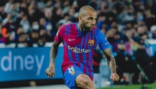 Dani Alves jugando con el Barcelona