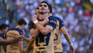 Gustavo del Prete celebrando su primer gol con Pumas