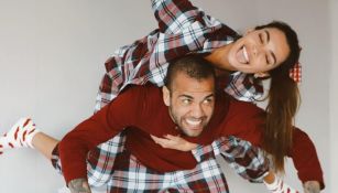 Dani Alves junto con su esposa Joana Sanz