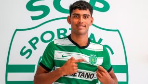 Jesús Alcántar en presentación con el Sporting