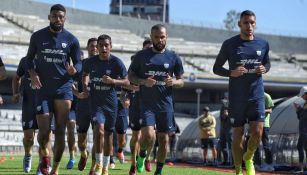 Dani Alves ya entrenó con sus compañeros en CU