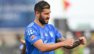 ¿Guiño a Boca Juniors?: André-Pierre Gignac posó con playera Xeneize