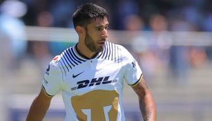 Eduardo Salvio en partido con Pumas