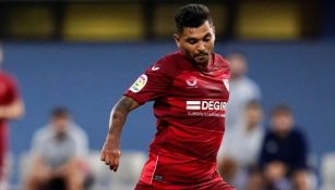 Tecatito Corona en la victoria de Sevilla sobre Angers