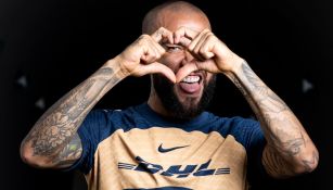 Dani Alves con Pumas