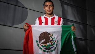 Erick Gutiérrez en su renovación con el PSV