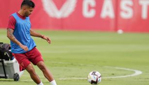 Tecatito en entrenamiento con Sevilla