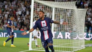 Neymar celebra gol con el PSG