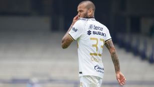 Dani Alves en la derrota de Pumas