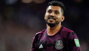 Tecatito Corona en acción con el Tri