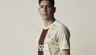 Edson presenta el nuevo uniforme