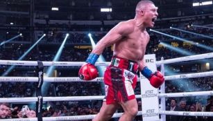 Isaac 'Pitbull' Cruz celebra en el ring