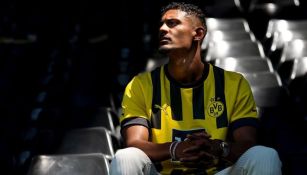 Sébastien Haller en su presentación con el Dortmund