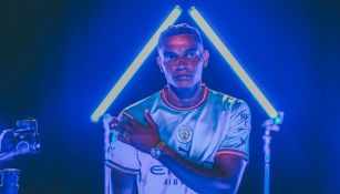 Manuel Akanji en presentación con el City