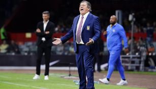 Miguel Herrera dirigiendo a Tigres