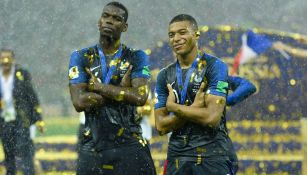 Mbappé y Pogba tras ganar el Mundial de Rusia 2018