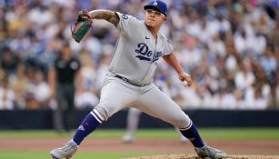 Julio Urías en acción con los Dodgers vs los Padres