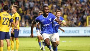 Jugadores de Genk en festejo de gol