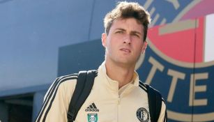 Santiago Giménez apunta a la titularidad con el Feyenoord