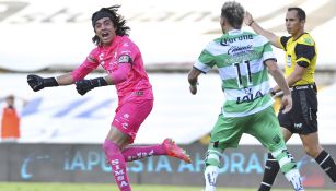 Acevedo festeja su gol contra Gallos 