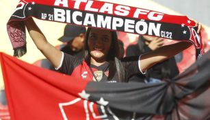 Aficionada del Atlas durante un partido