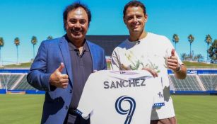 Hugo Sánchez y 'Chicharito' Hernández en las instalaciones del LA Galaxy