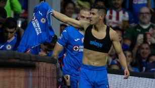 Uriel Antuna celebra con Cruz Azul 