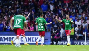 Chivas en celebración de gol 