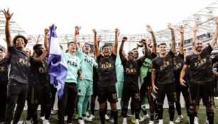 Jugadores del LAFC festejando un título