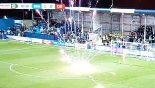 Pirotecnia en un partido en Inglaterra