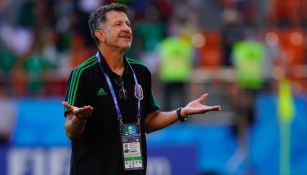 Juan Carlos Osorio previo a un partido de México