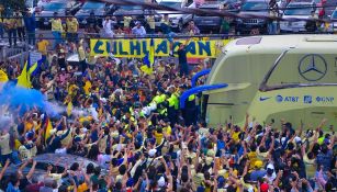 Afición del América en inmediaciones del Estadio Azteca