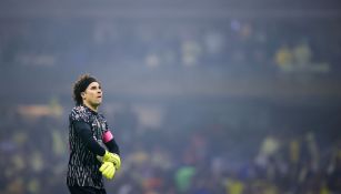 Memo Ochoa reacciona durante la Vuelta de Semis ante Toluca en el Azteca