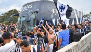 Aficionados de Rayados previo a un partido