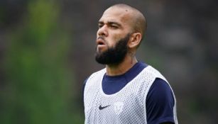 Dani Alves en entrenamiento con Pumas