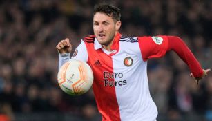 Santi Giménez en el juego del Feyenoord