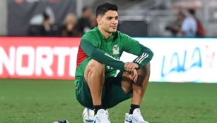 Raúl Jiménez entrenando con la Selección Mexicana