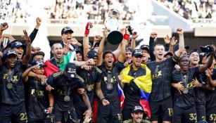 Carlos Vela alza el título de la MLS con LAFC