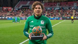 Memo Ochoa con el Tri