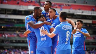 Cruz Azul en celebración de gol