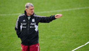 Gerardo Martino durante un entrenamiento del Tri