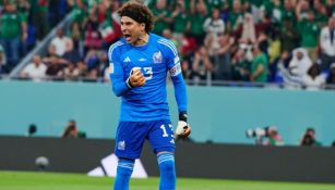 Memo Ochoa atajó el penalti de Lewandowski