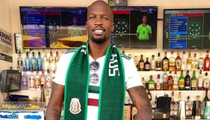 Chad Johnson con la playera de Selección Mexicana