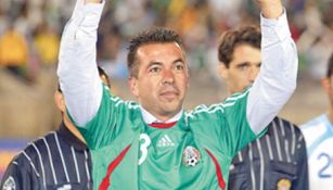 Ramírez Perales con la playera del Tri