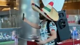  Mexicano de la bocina pone a cantar a japoneses con la canción de Dragon Ball Z